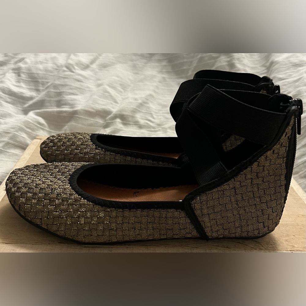 Bernie Mev Monica Ballet Flat - Women's Size 9 Gold And Black
